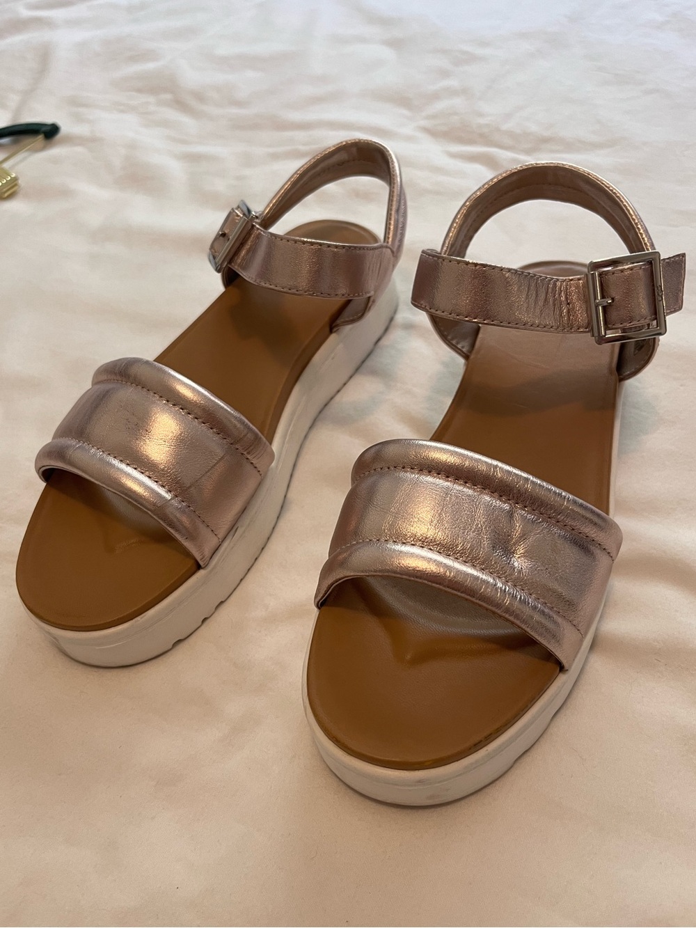 UGG Zayne Metallic Rose Gold Leather Ankle Strap Platform Sandals 7.5 - Picture 2 of 9
